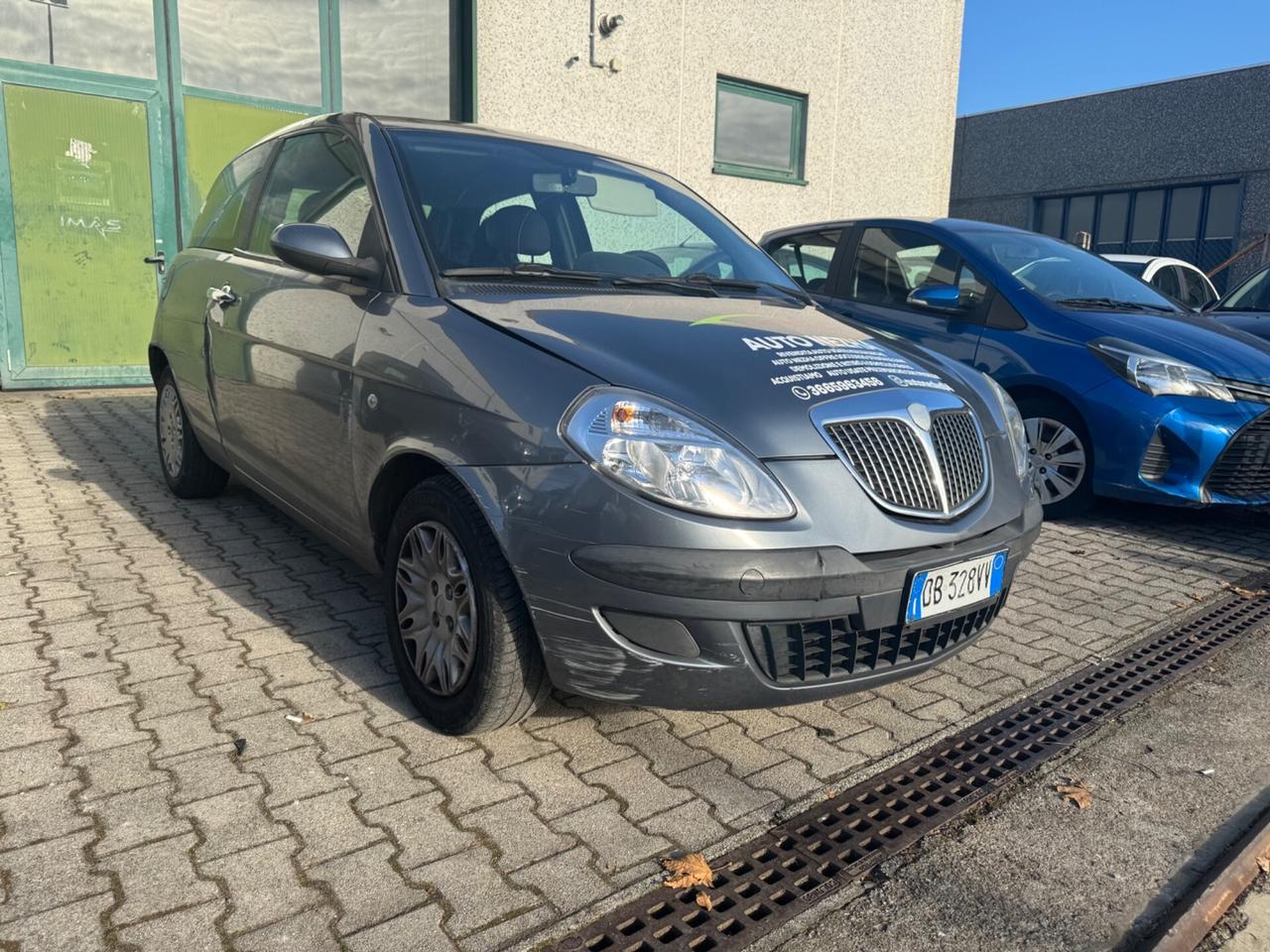 Lancia Ypsilon 1.3 MJT 75 CV Argento