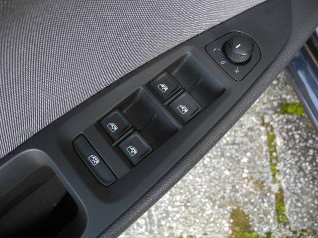 SEAT Leon 1.6 TDI 115cv DSG ST Business -OK NEOPAT.-IVA Det.