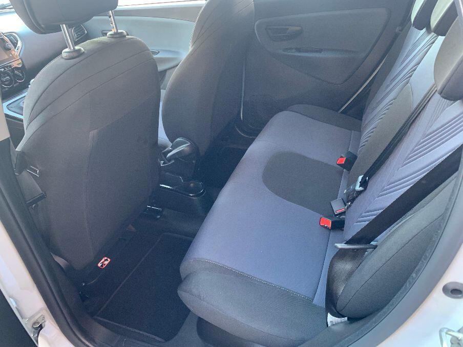 Lancia Ypsilon 1.0 FireFly 5 porte S&S Hybrid Ecochic Gold