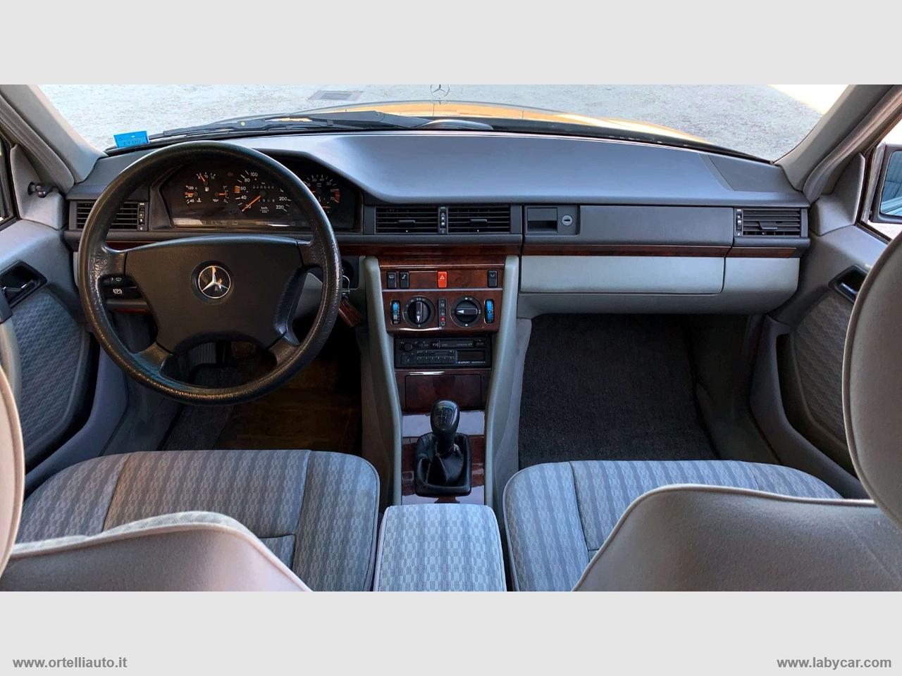 MERCEDES-BENZ 200 E DA COLLEZIONE