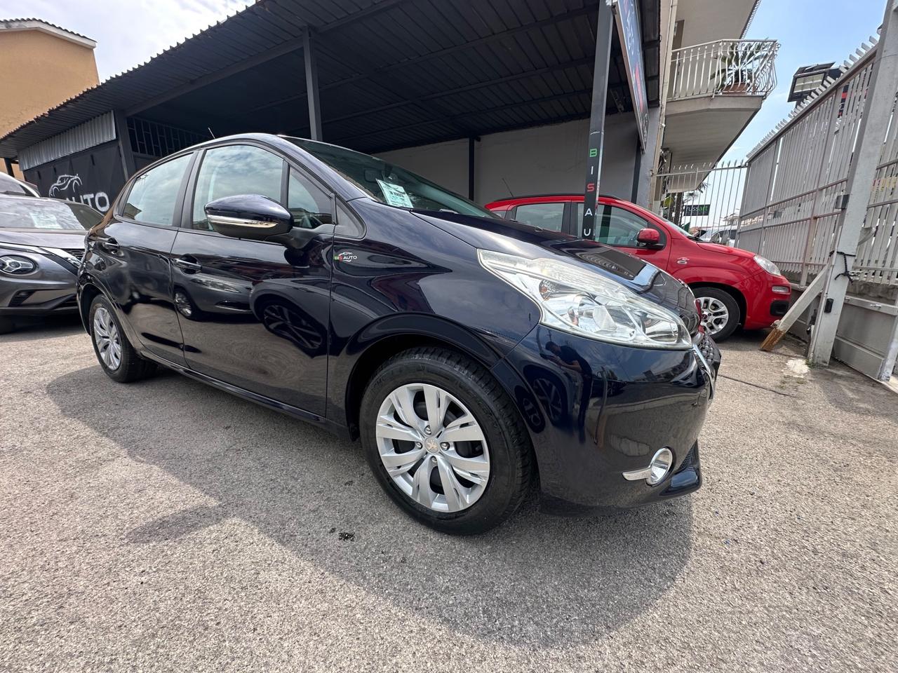 Peugeot 208 1.4 HDi 68 CV 5 porte Allure