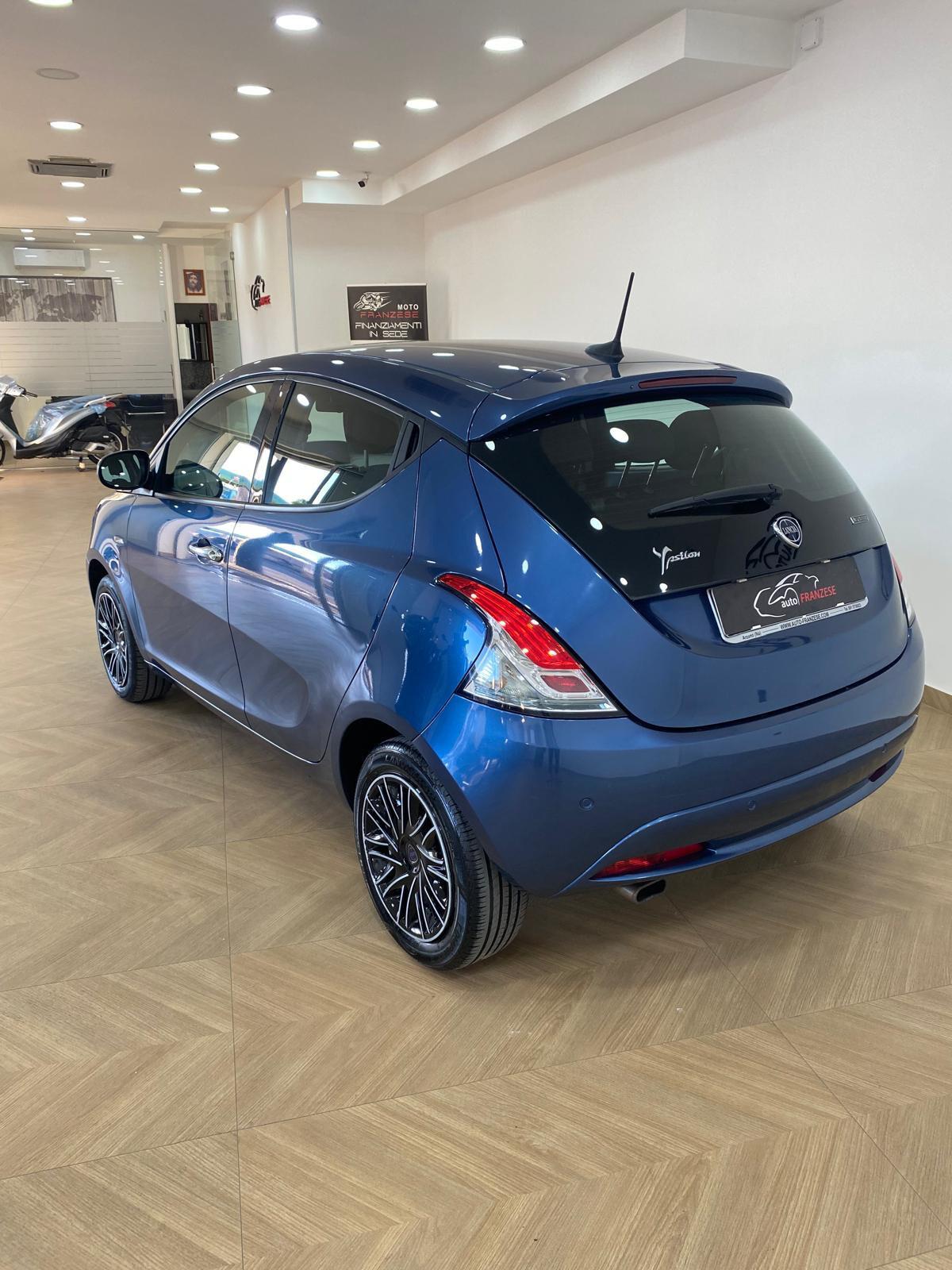 LANCIA YPSILON 1.0 HYBRID 2022-