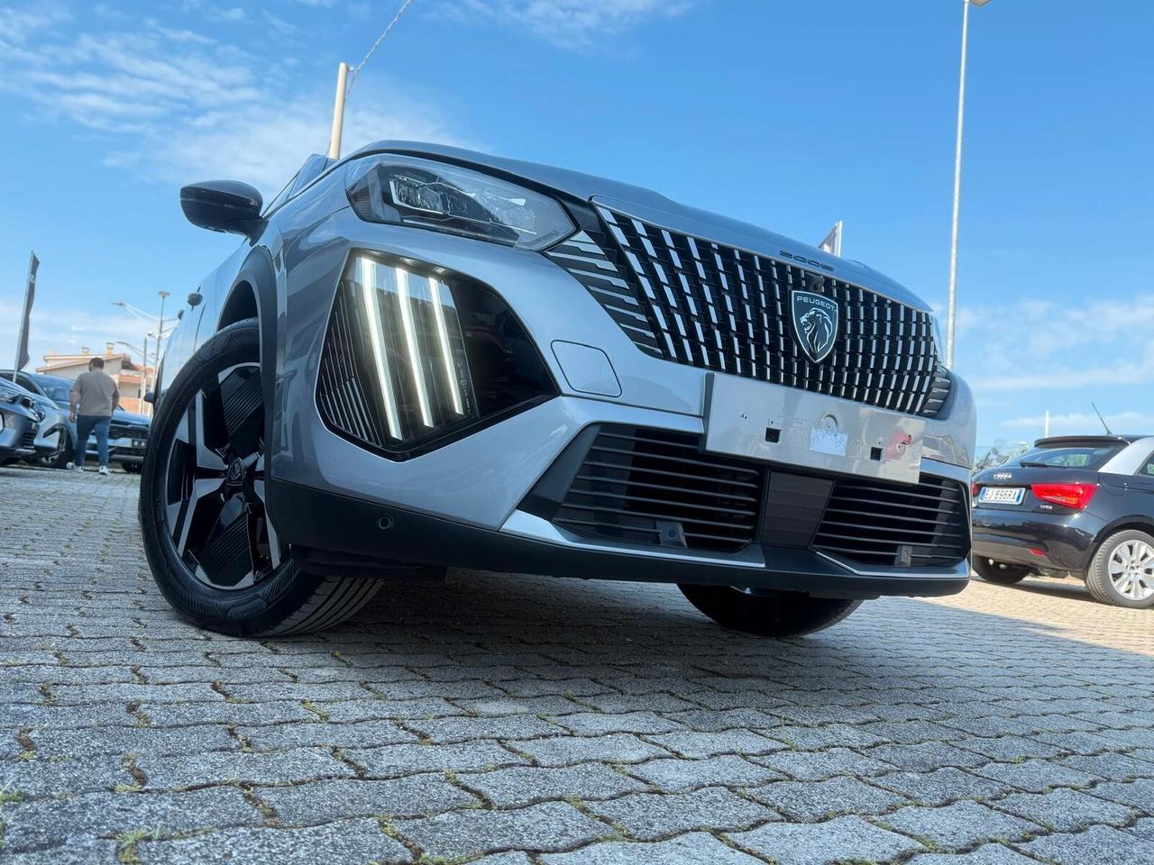 Peugeot 2008 PureTech 100 S&S Allure - ok neopatentati -