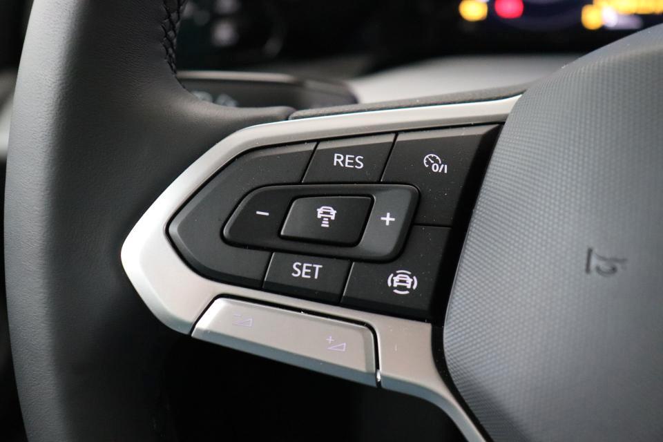 VOLKSWAGEN Golf 1.0 TSI EVO Life Business in PROMO