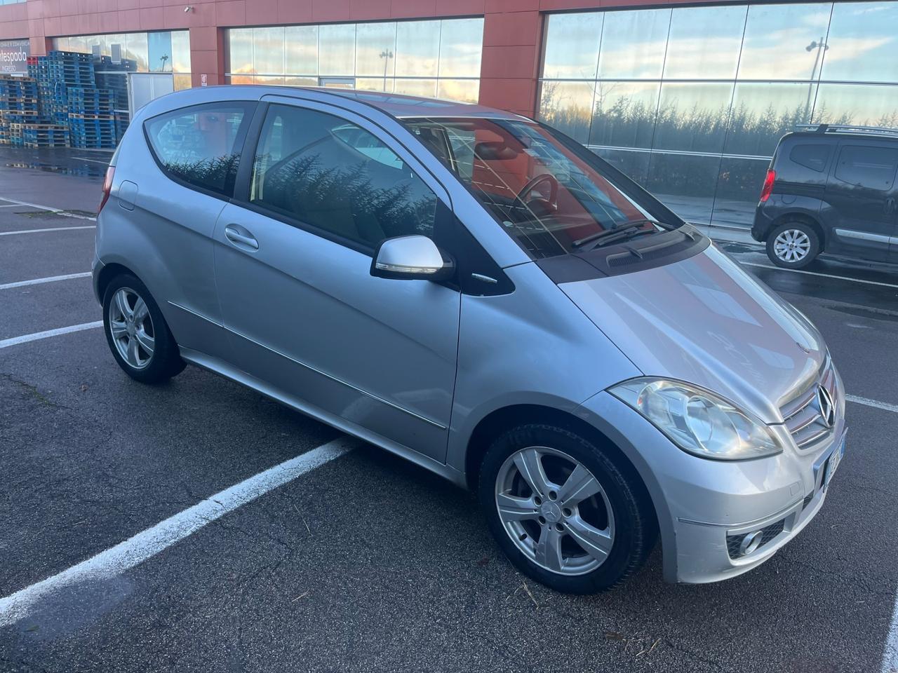 MERCEDES A180 CDI COUPÈ CAMBIO AUTOMATICO