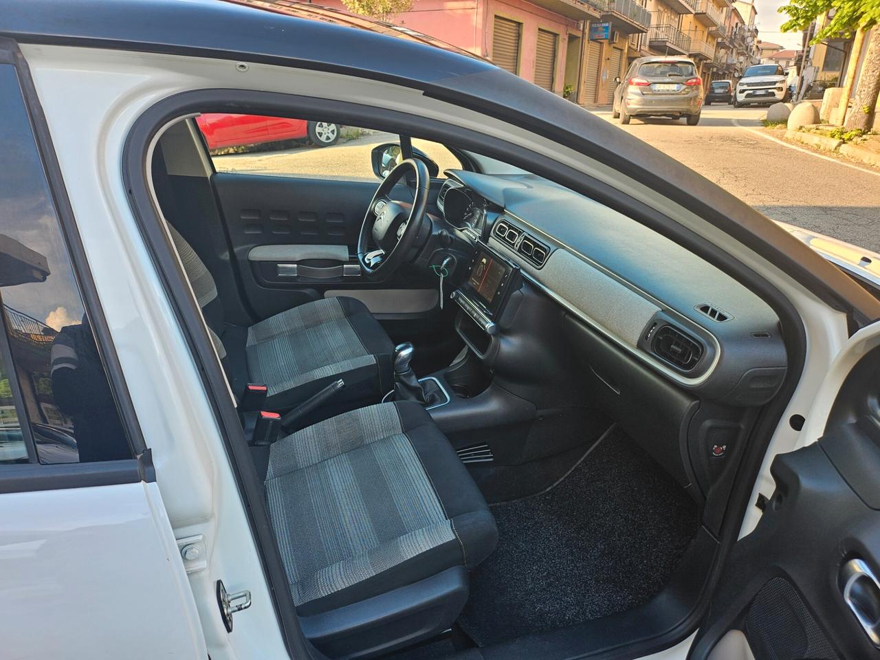 Citroen C3 PureTech 82 Shine solo 83.000km 2017