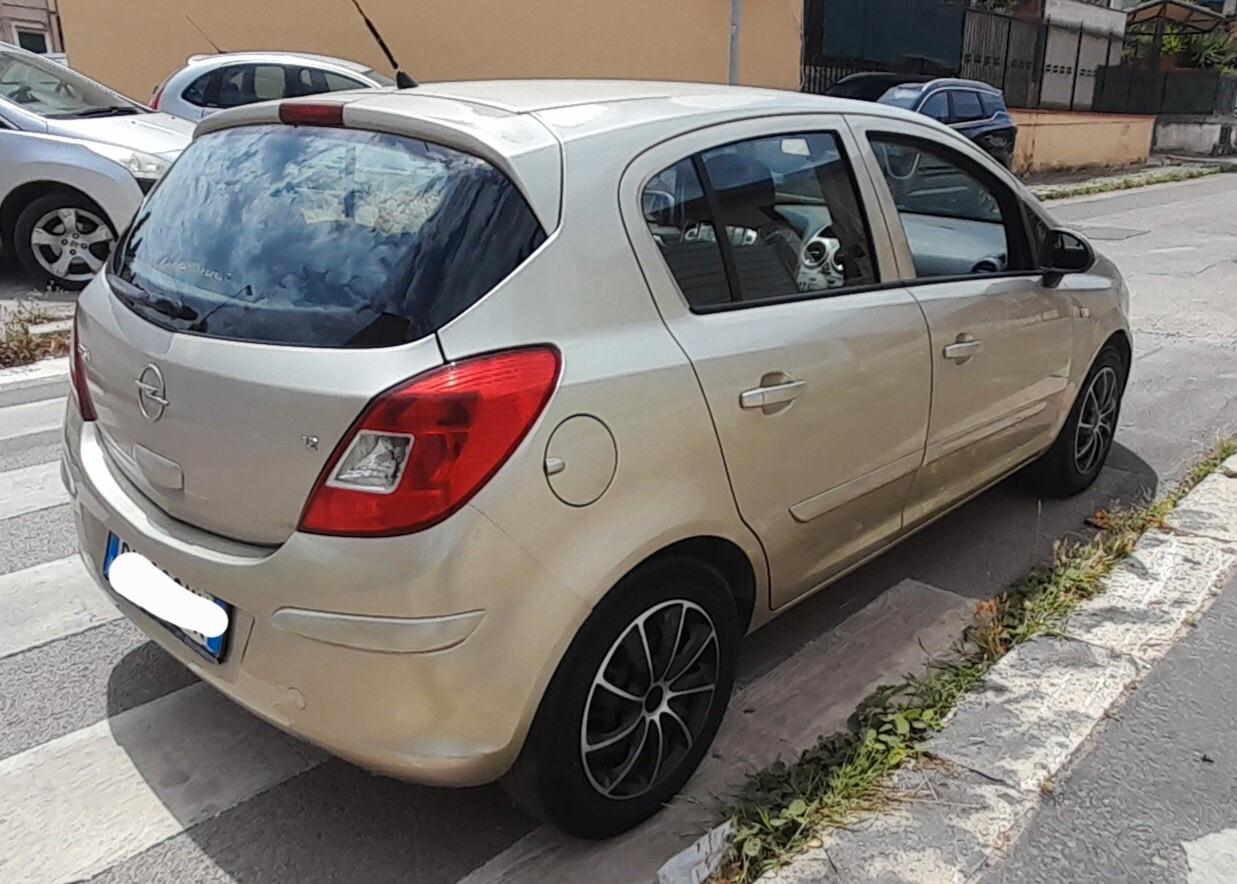 Opel Corsa 1.2 5 porte Club
