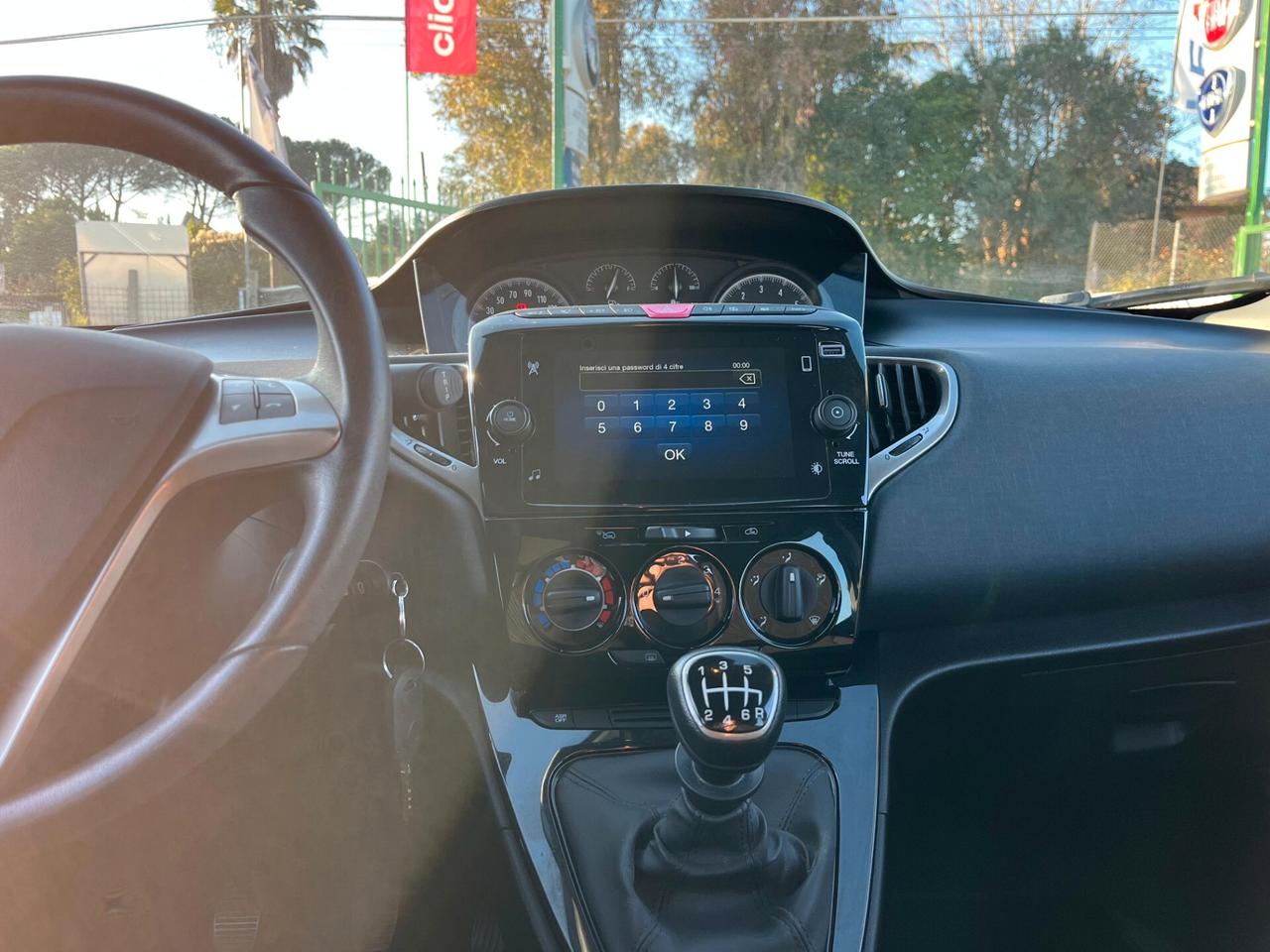 Lancia Ypsilon 1.0 FireFly 5 porte S&S Hybrid Gold