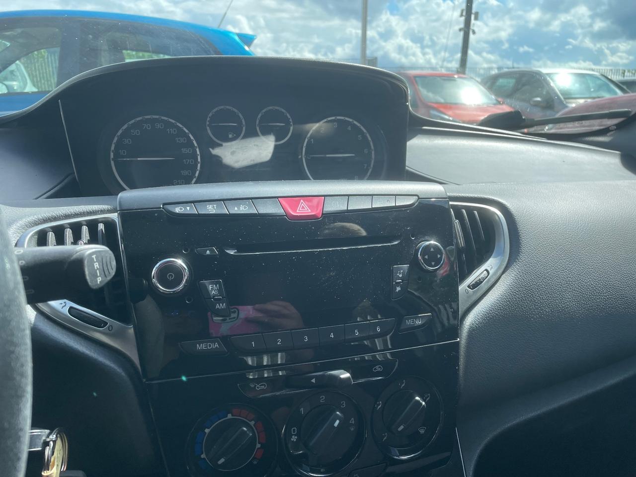 Lancia Ypsilon 1.2 69 CV 5 porte GPL Ecochic Platinum