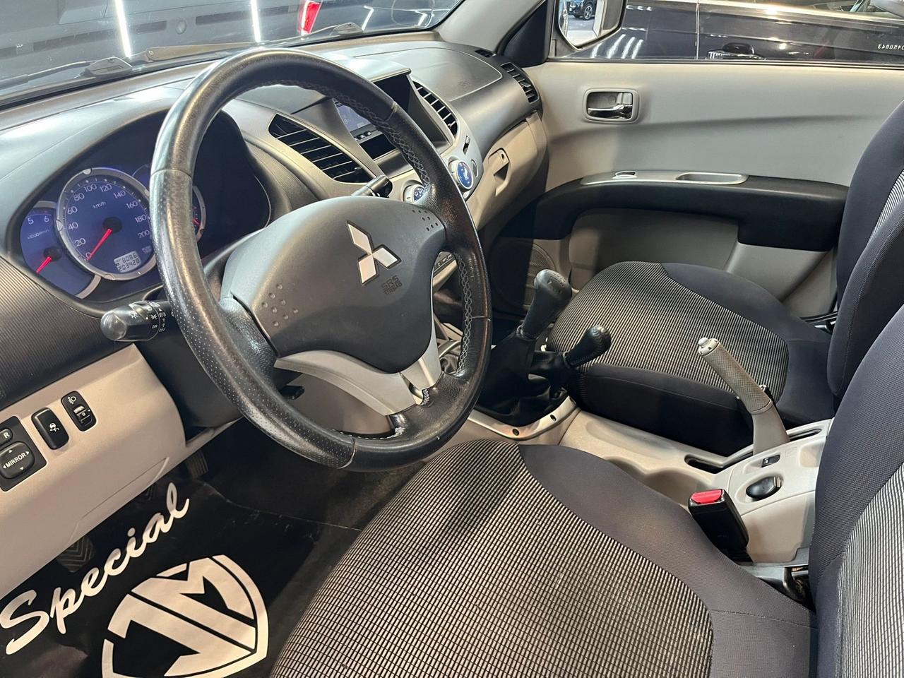 Mitsubishi L200 2.5 DI-D/136CV UNICO PROPRIETARIO Double Cab Intense