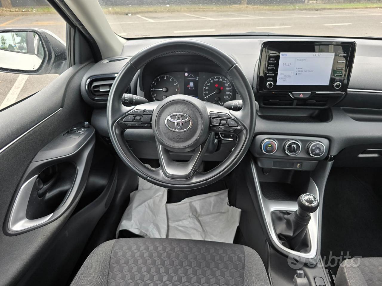 TOYOTA Yaris 1.0 5 porte Active