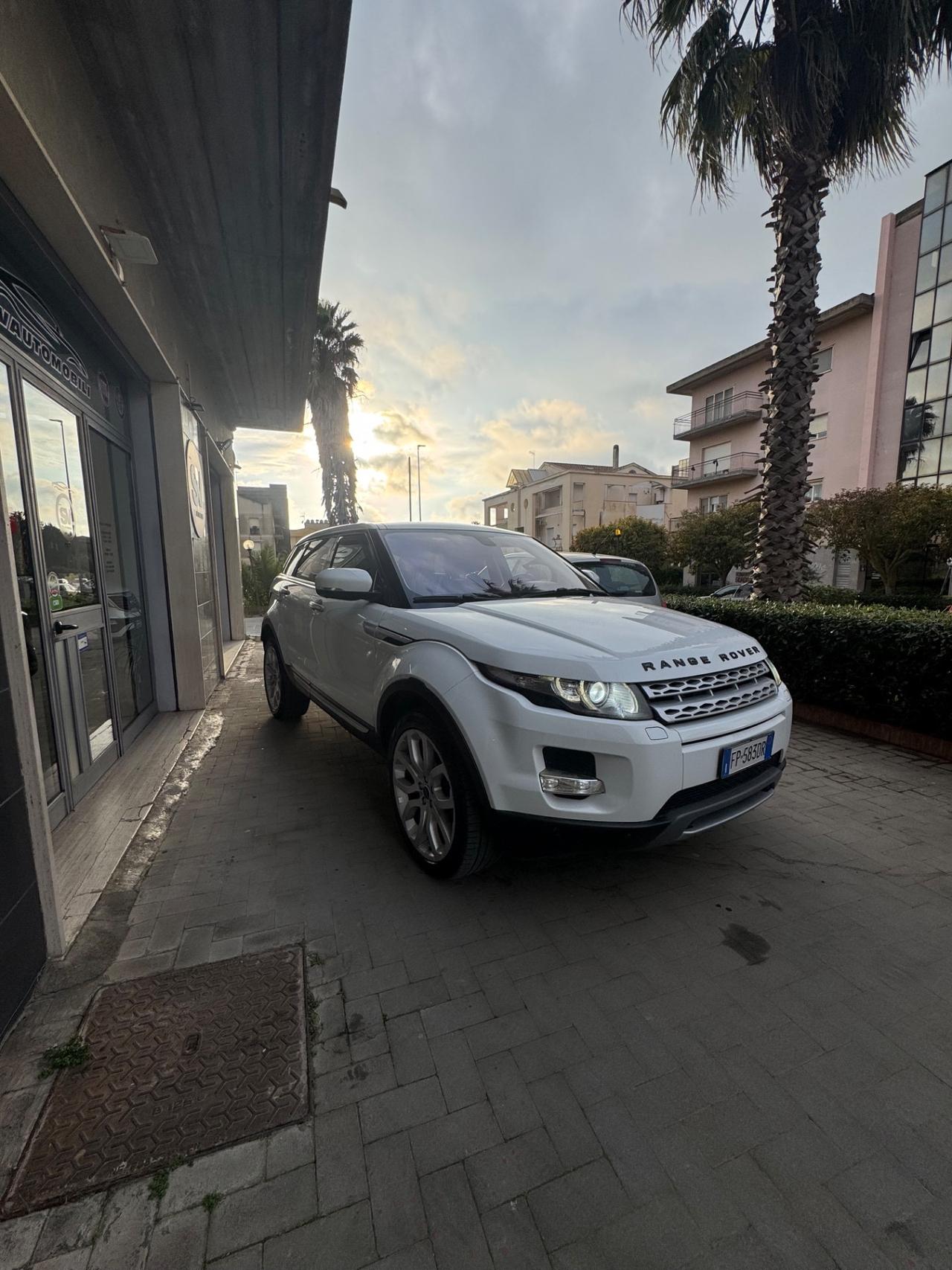 Land Rover Range Evoque 2.2 TD4 5p. Prestige