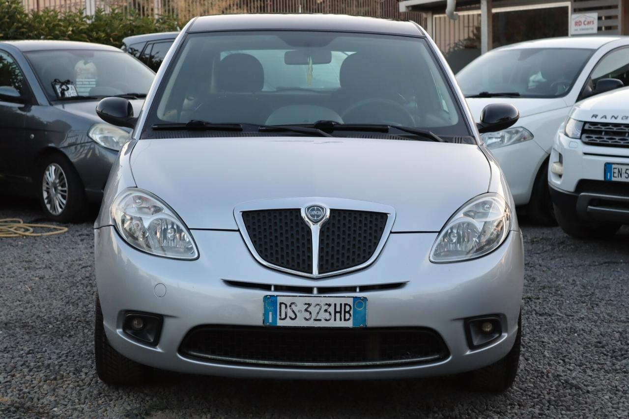Lancia Ypsilon 1.3 MJT 75 CV Oro