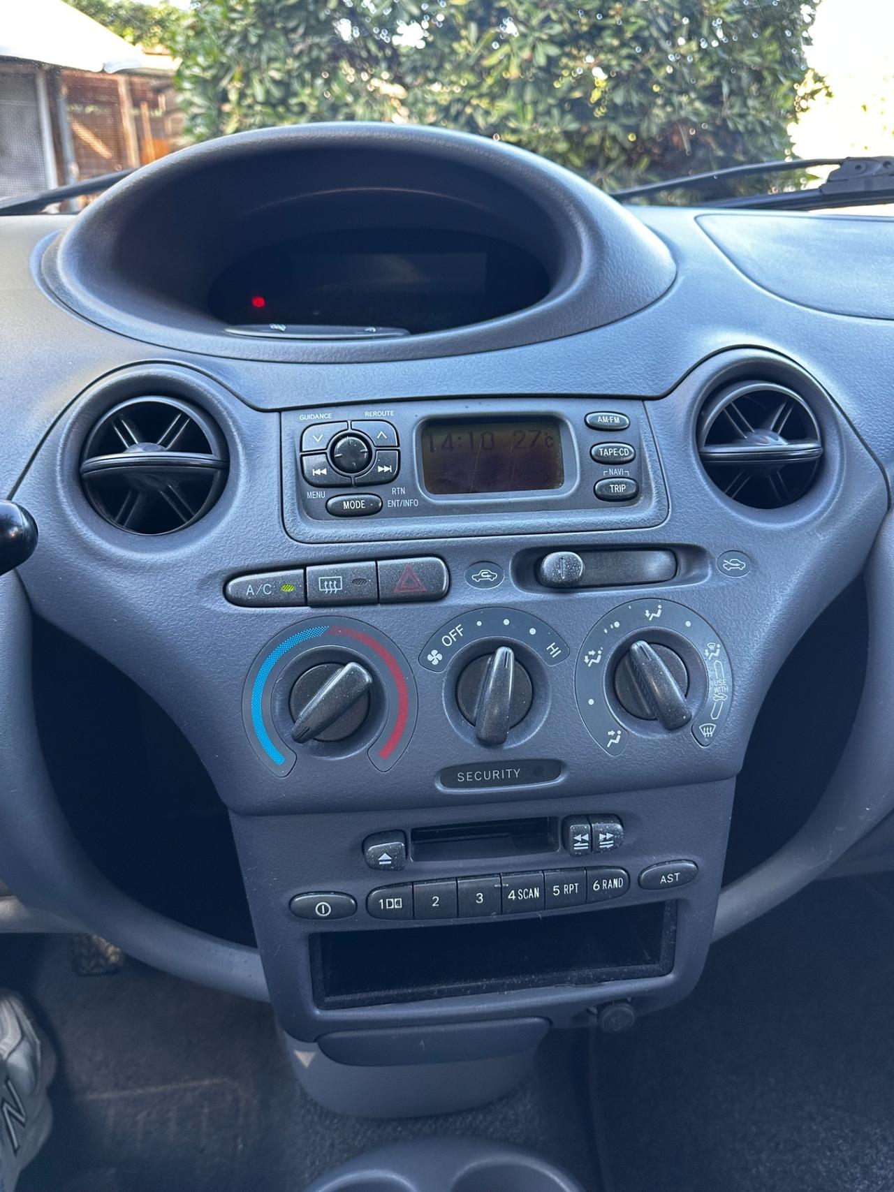 Toyota Yaris 1.0i 16V cat 3 porte Sol