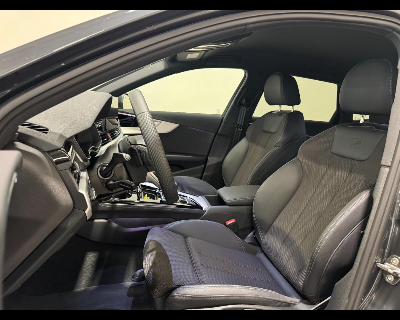 AUDI A4 AVANT 35 TFSI MHEV S-TRONIC BUSINESS ADVANCED