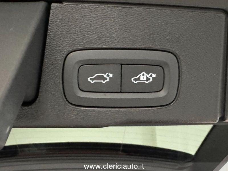Volvo XC60 B4 (d) AWD automatico Core
