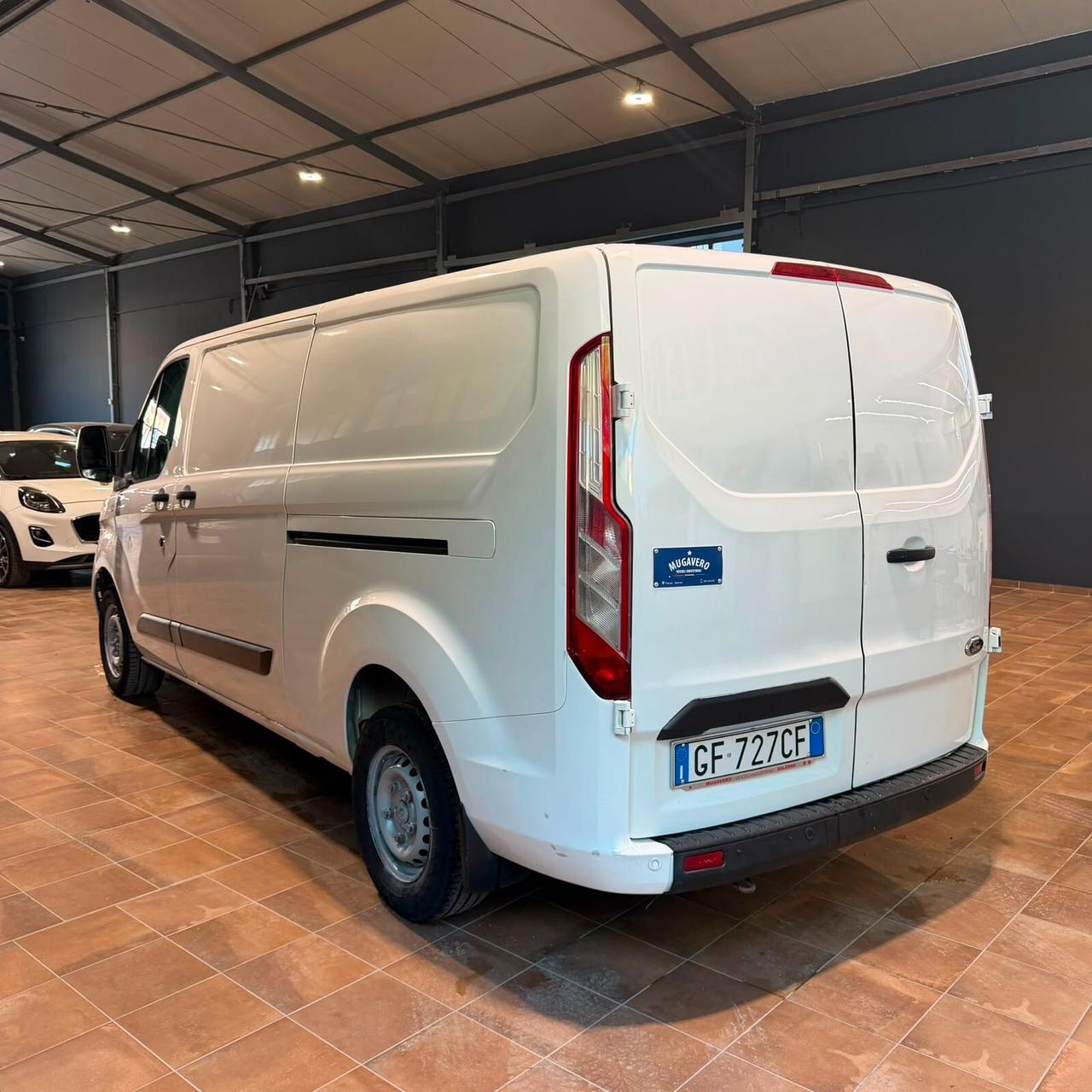 CUSTOM 2.0 L2H1 DOPPIA PORTA LAT
