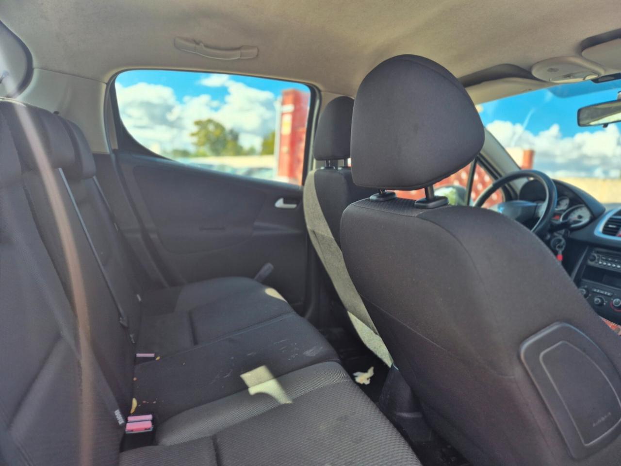 Peugeot 207 1.4 HDi 70CV FAP 5p. XS