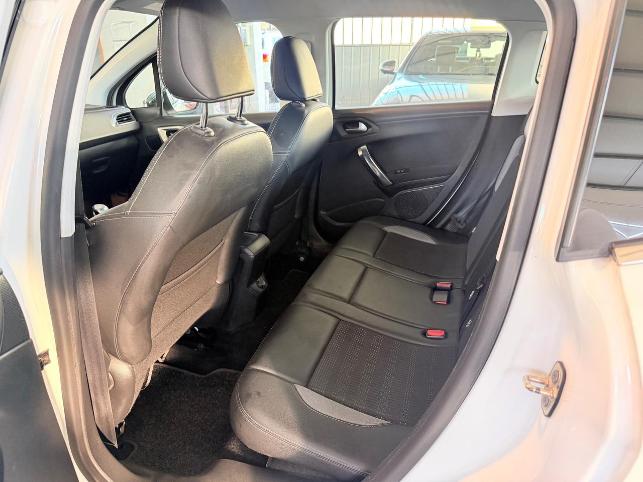 Peugeot 2008 1.6 e-HDi 115 CV Stop&Start Féline Neopatentati