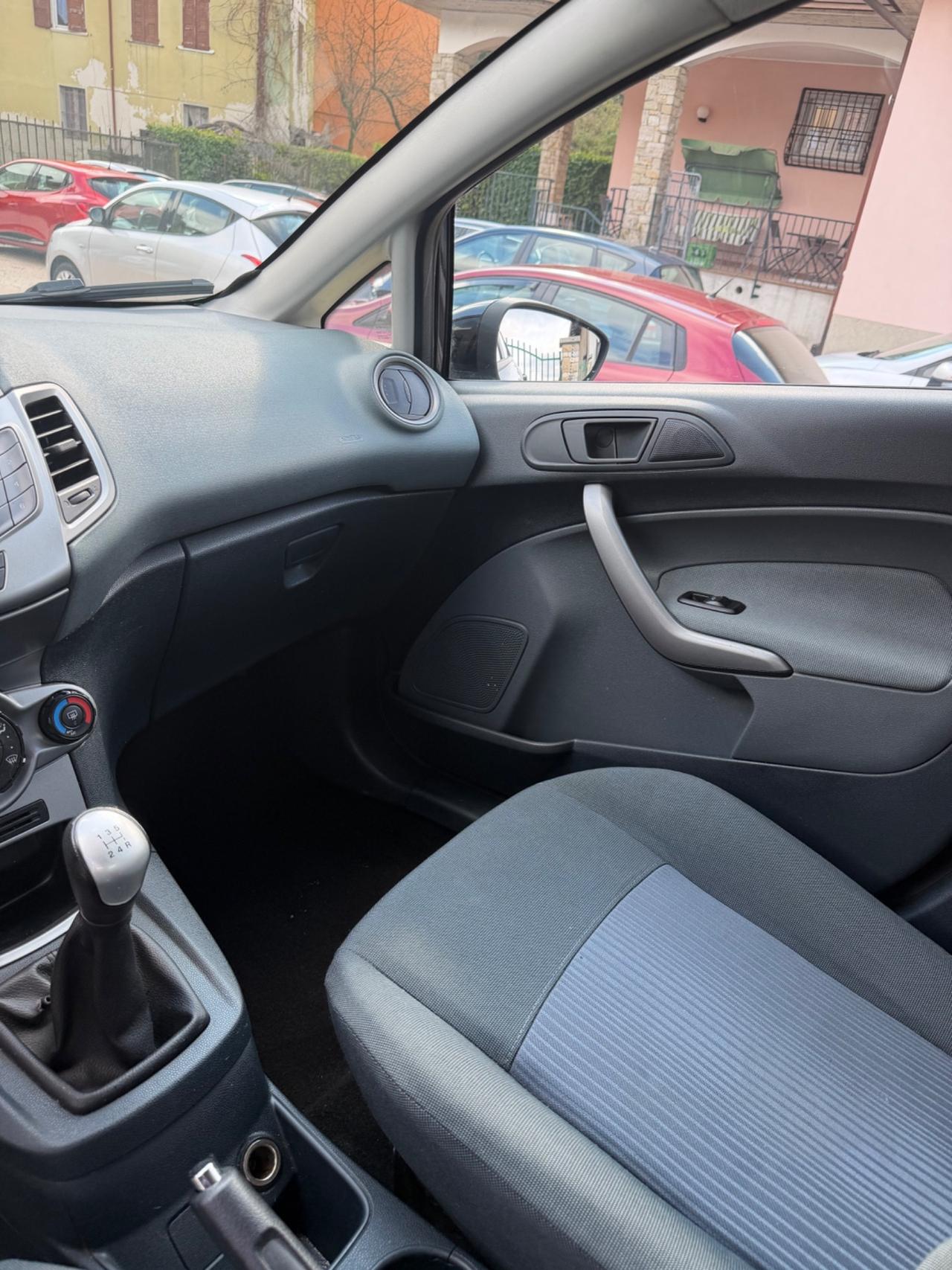 Ford FIESTA 1.2 82 CV 5P TITANIUM NEOPAT KMCERT GARANZ UNICOPR