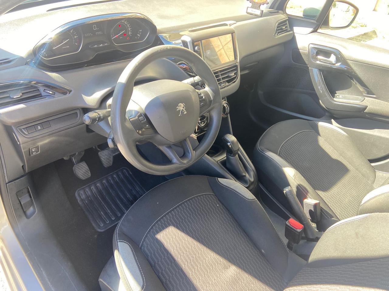 Peugeot 208 1.2 PureTech 82 Acti #6658