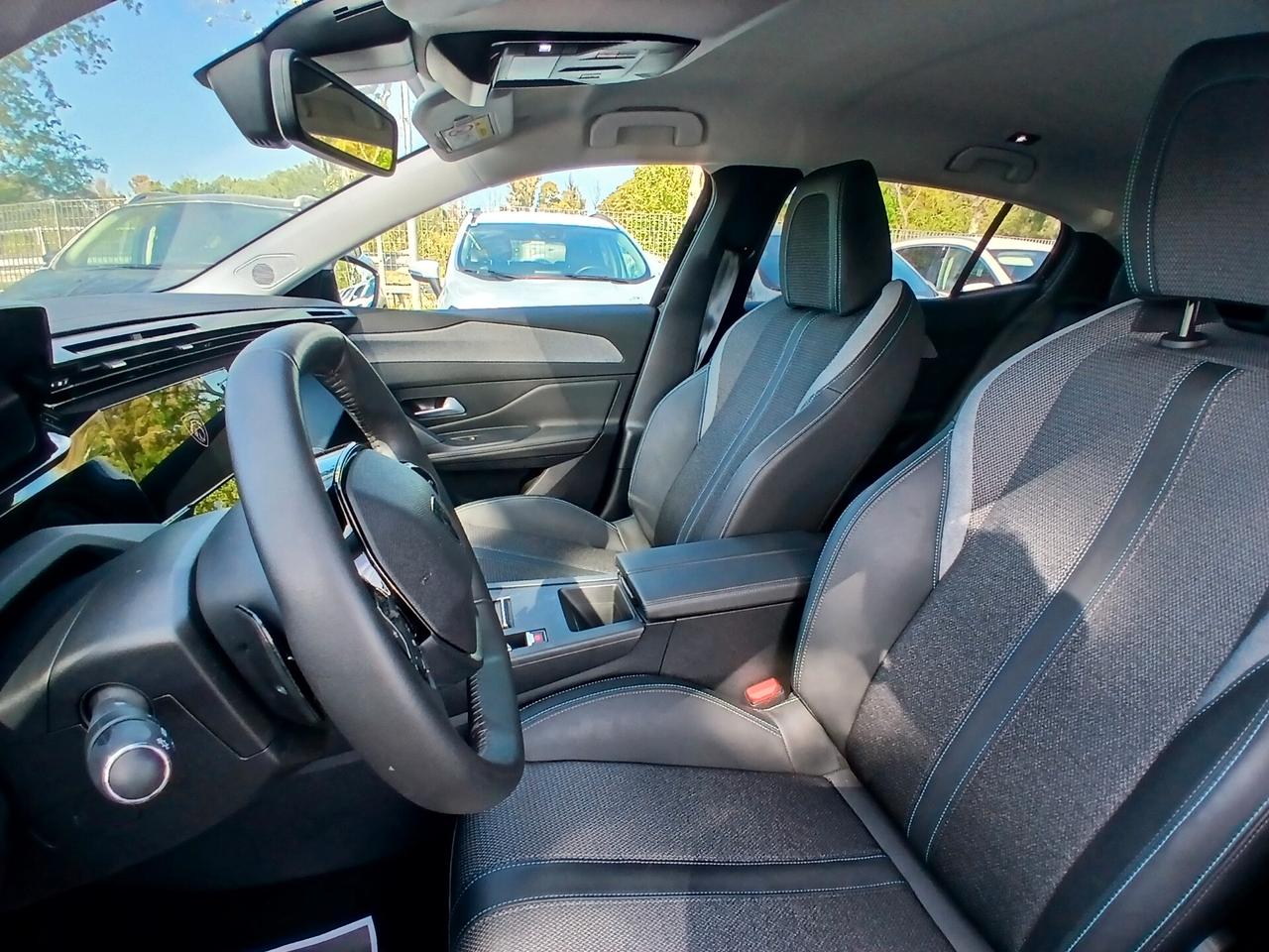 Peugeot 408 Hybrid 136 e-DCS6 Allure