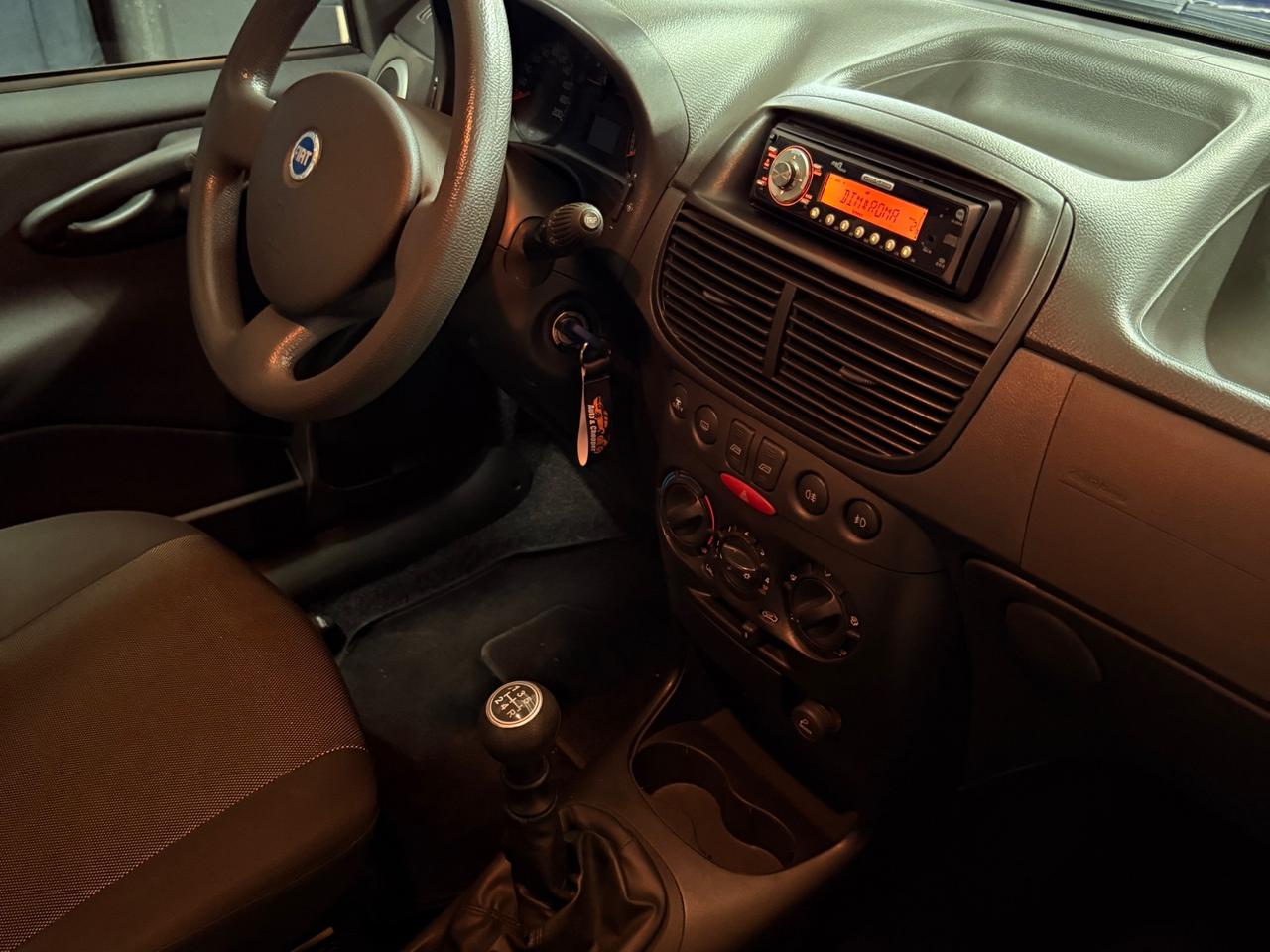 STUPENDA FIAT PUNTO CON SOLI 81.262 KM IN CONDIZIONI DA VETRINA