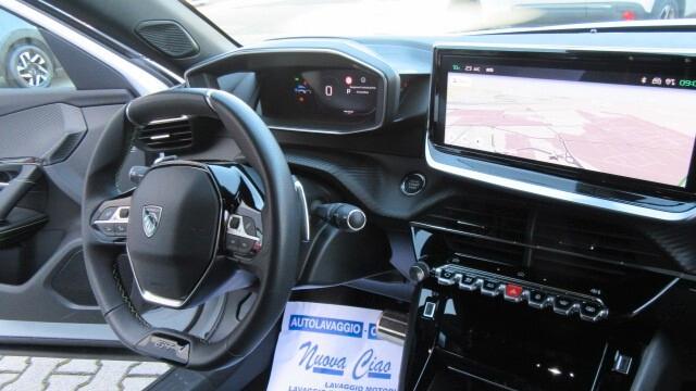 Peugeot 2008 PureTech 130 S&S EAT8 GT