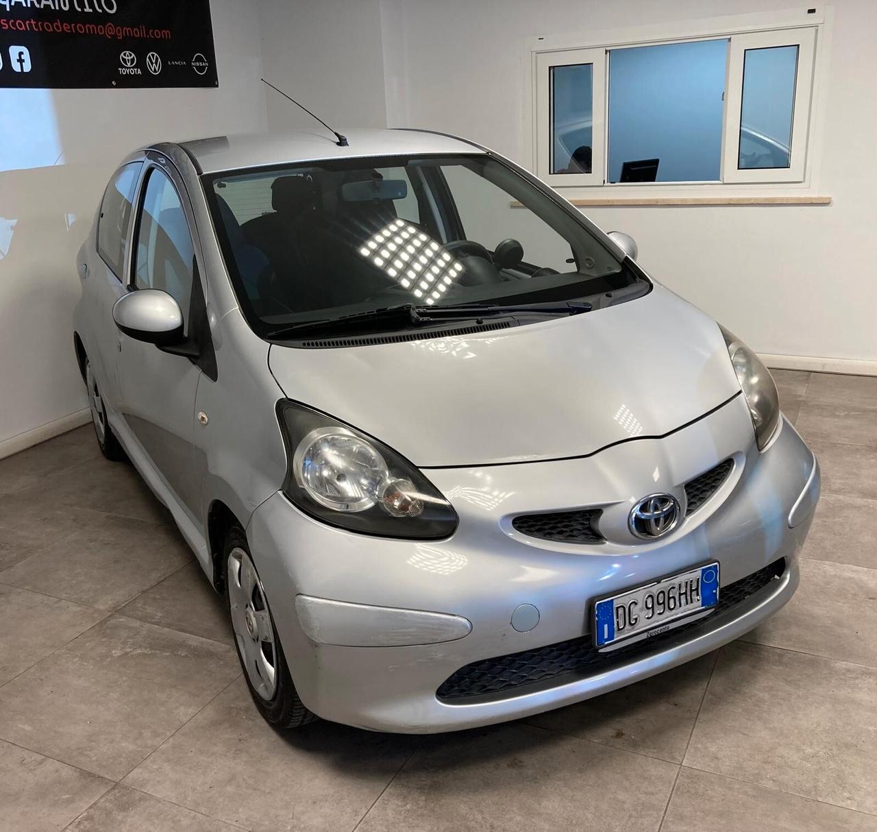 TOYOTA AYGO AUTOMATICO-OK NEOPATENTATI-85.000 KM