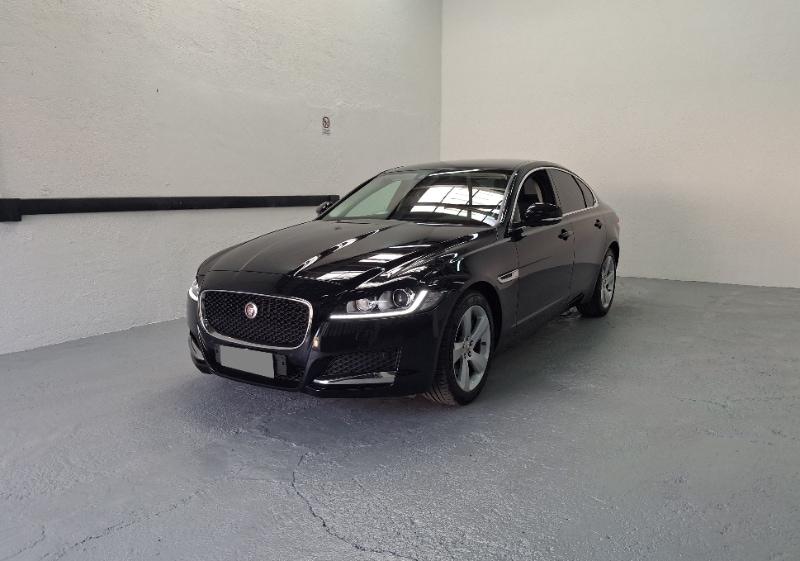 JAGUAR XF 2ª serie (X260) XF 2.0 D 180 CV aut...