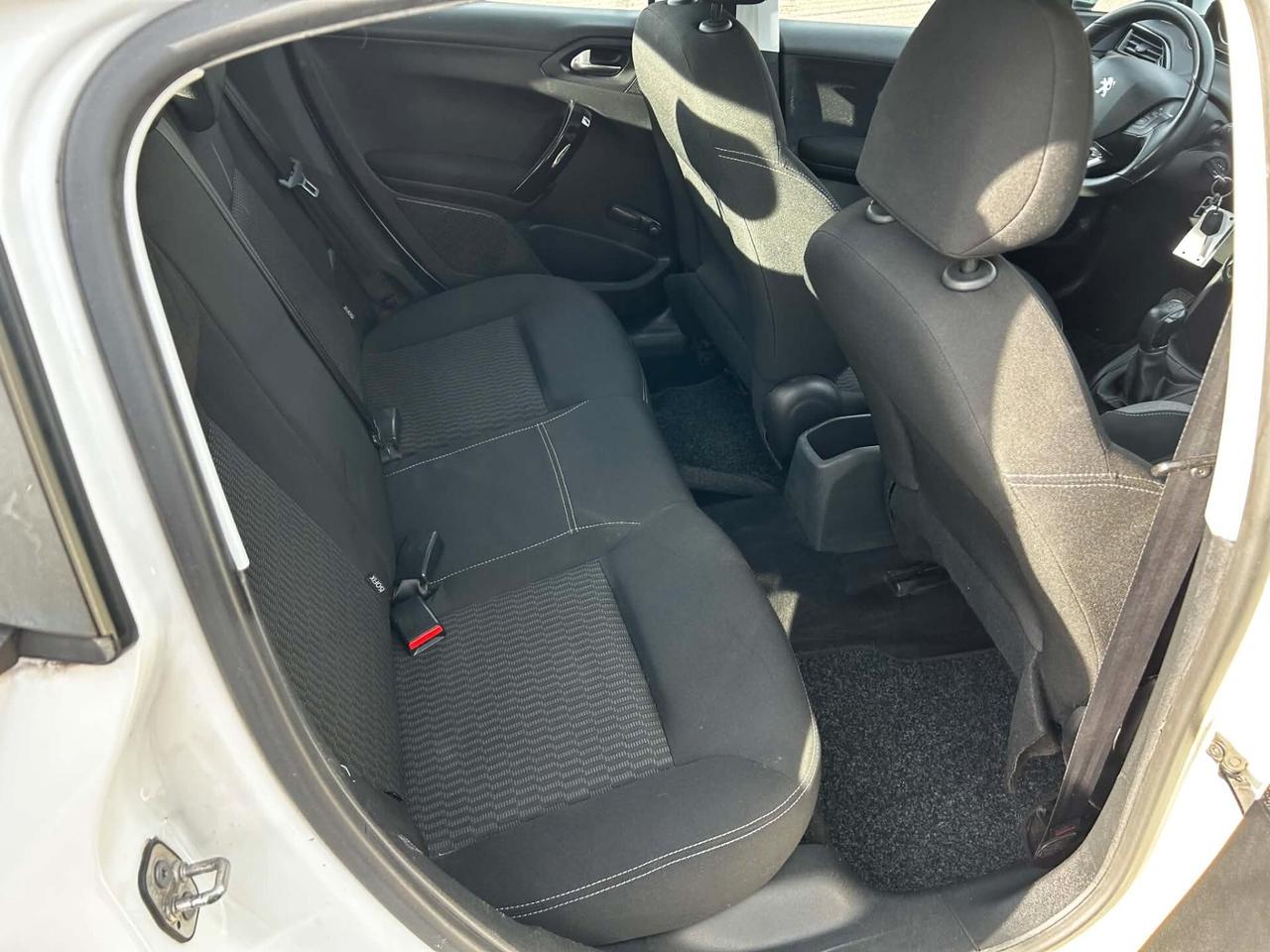 Peugeot 208 BlueHDi 75 5 porte EURO 6 NEOPATENTATI