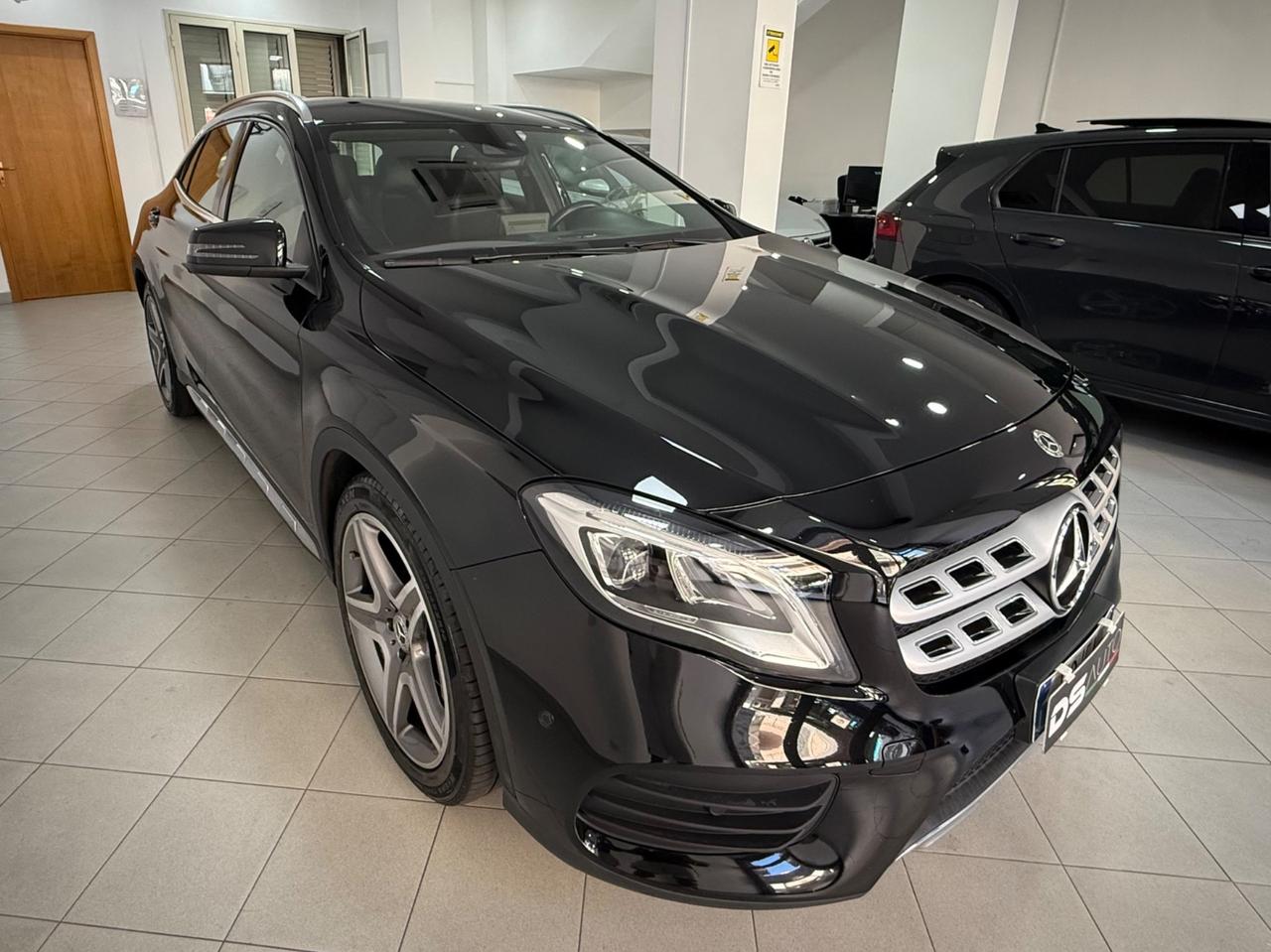 MERCEDES- BENZ GLA 200 D 136CV AMG PREMIUM PLUS 4MATIC