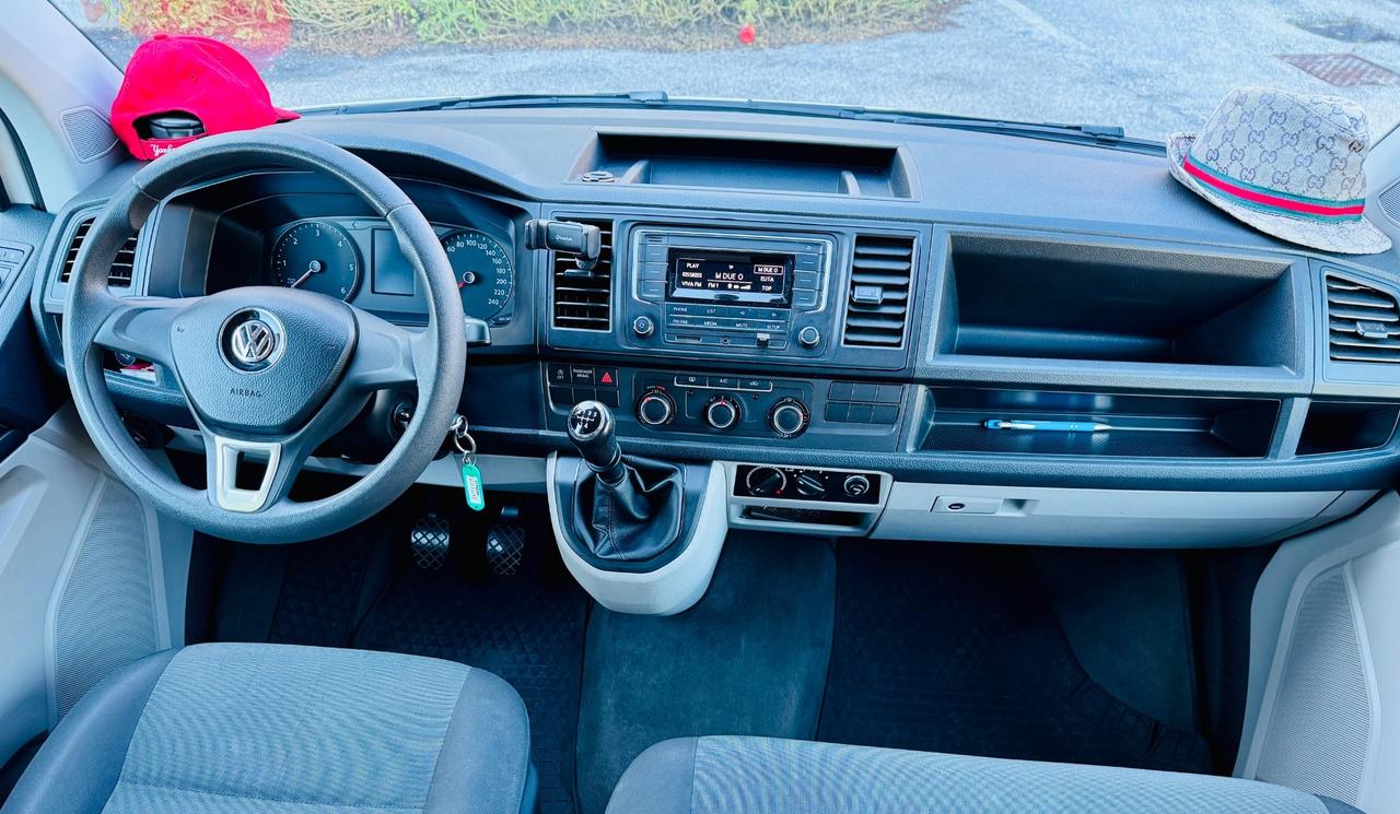 Volkswagen Transporter 2.0 TDI Van 6 Posti