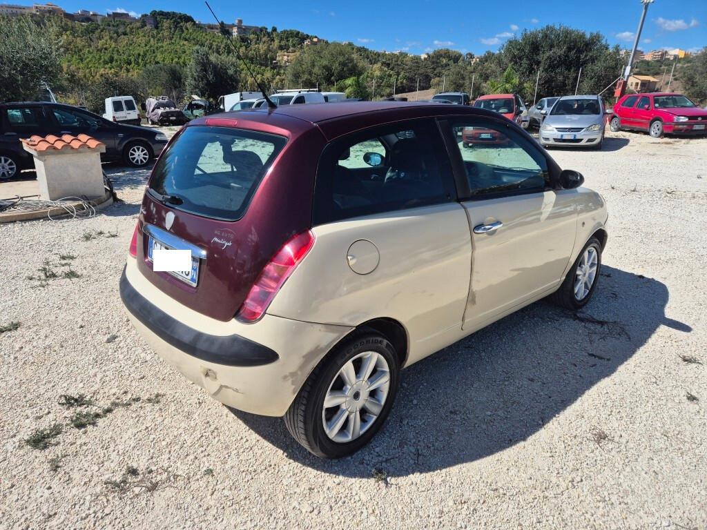 Lancia Ypsilon 1.3 Multijet 70CV Platino