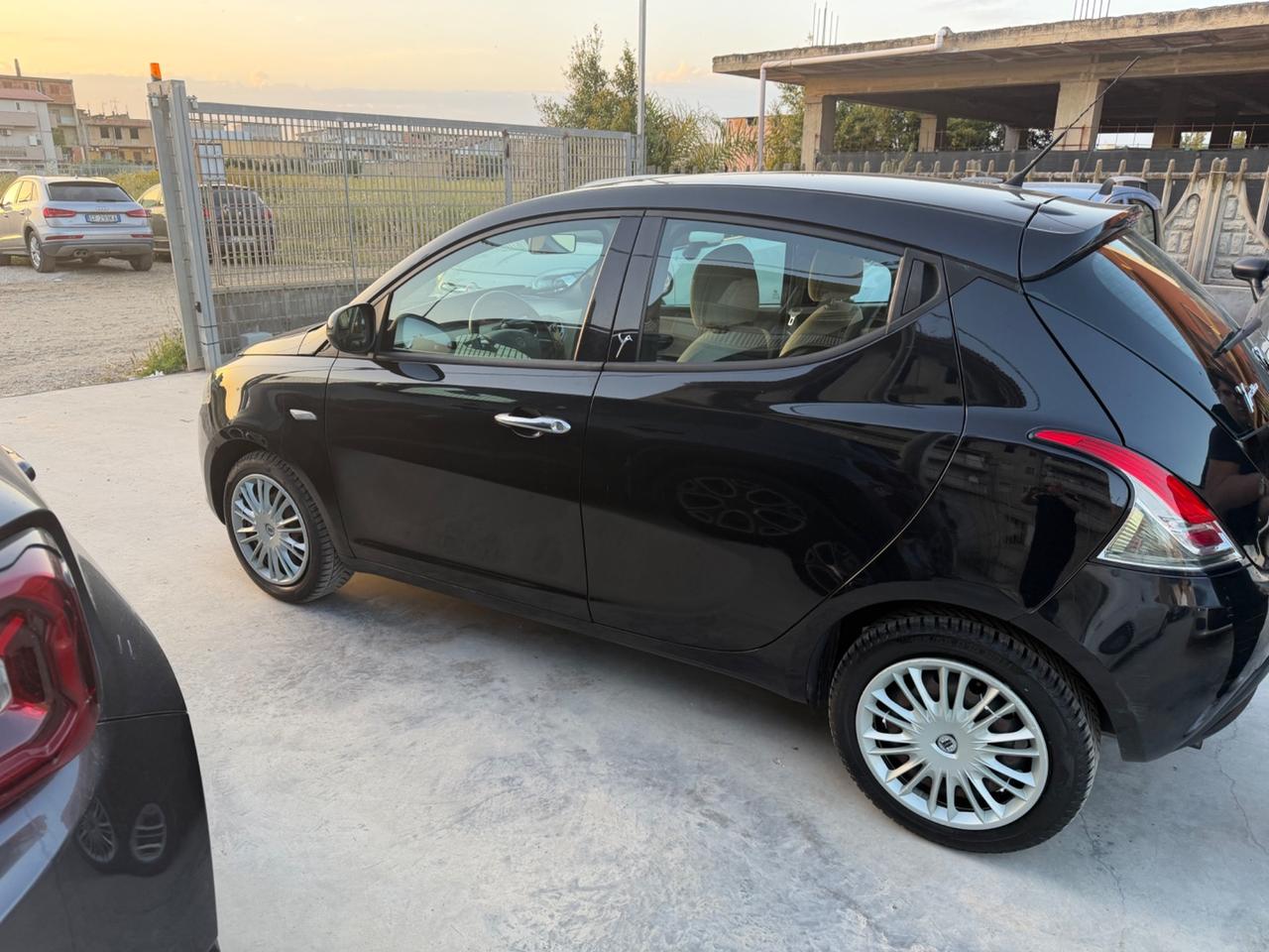 Lancia Ypsilon 1.2 69 CV 5 porte S&S Silver