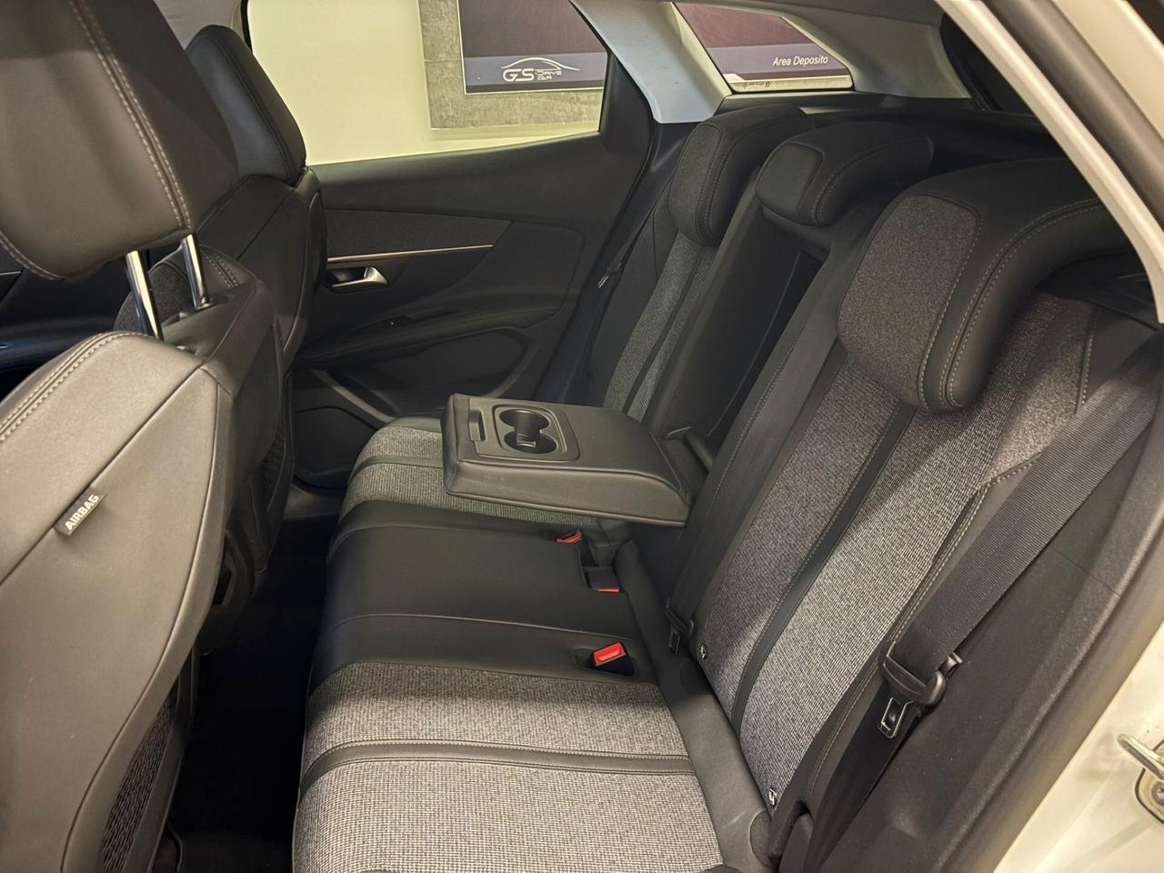 Peugeot 3008 BlueHDi 130 S&S EAT8 Allure