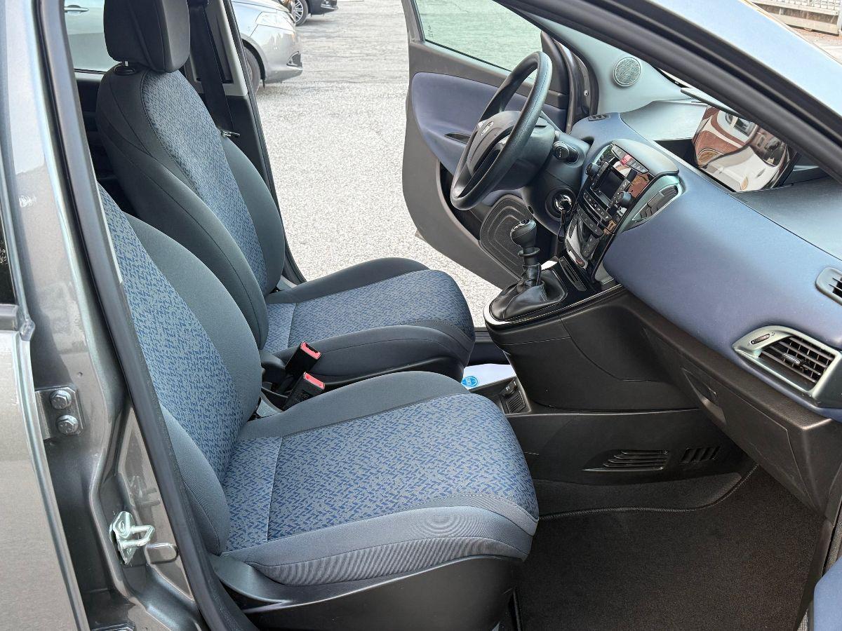 LANCIA - Ypsilon - 1.0 FireFly 5p S&S Hybrid Silver
