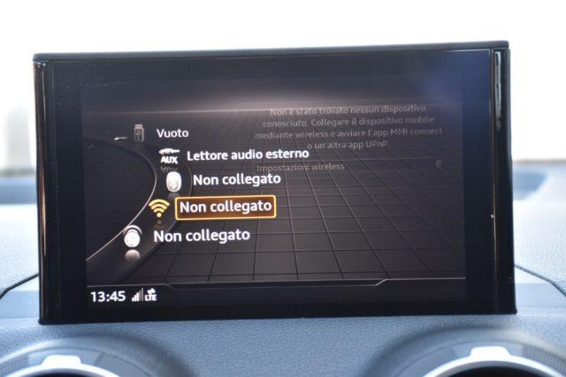 AUDI Q2 30 TDI S tronic Business *Telecamera, Navigatore*