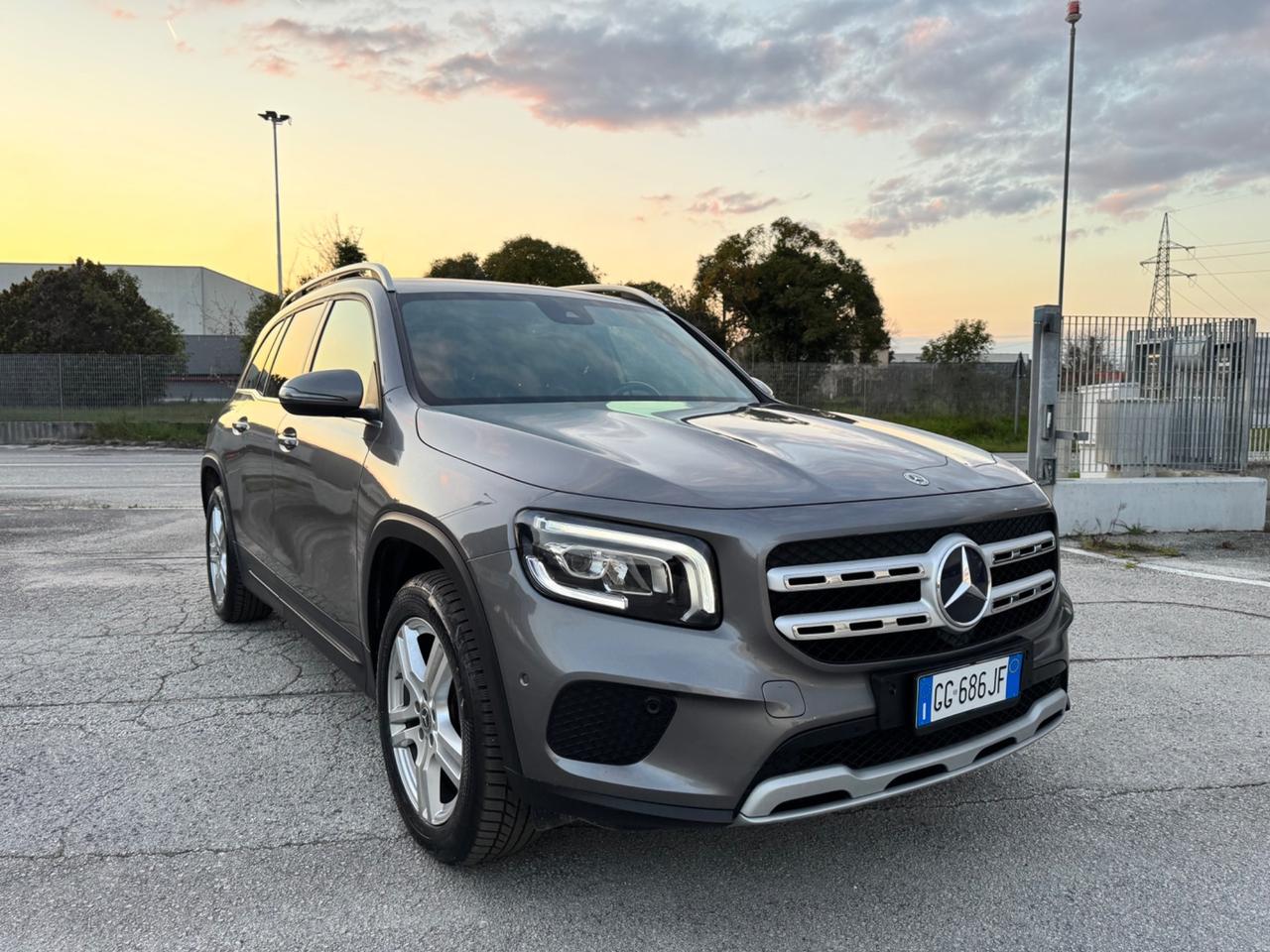 MERCEDES GLB 180d Sport - Luci Ambient Navi 18