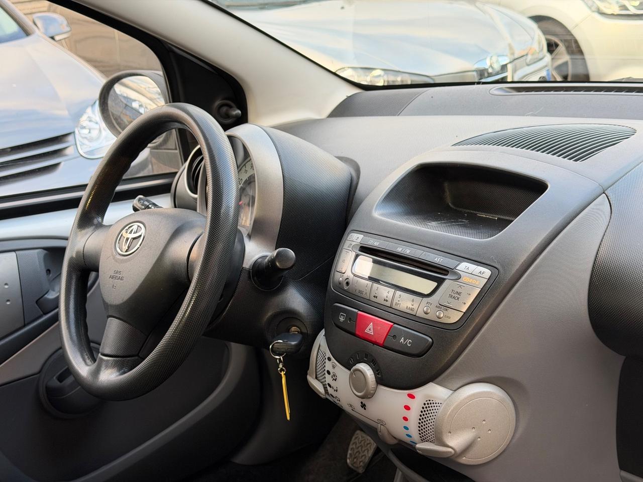 Toyota Aygo 1.0 12V VVT-i 5 porte Sol