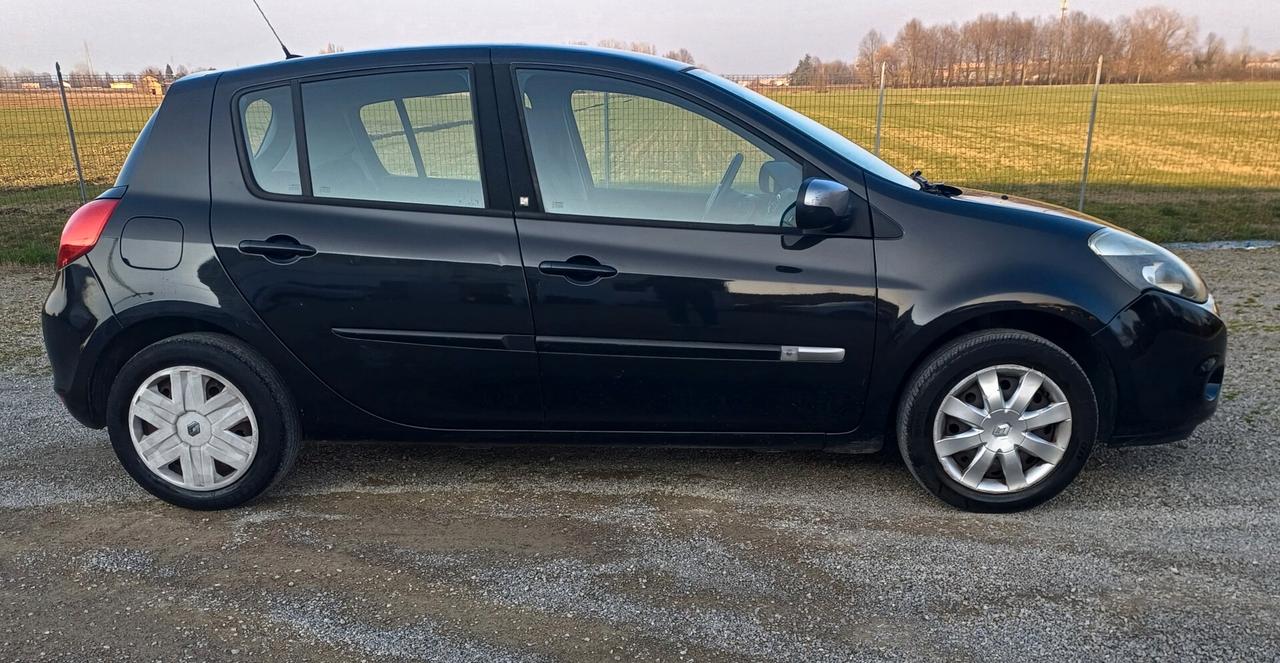 Renault Clio 1.2 16V 5 porte Dynamique