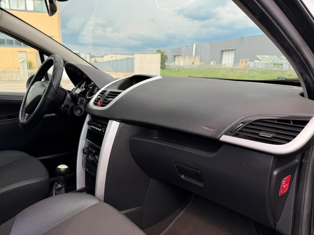 Peugeot 207 1.4 HDi