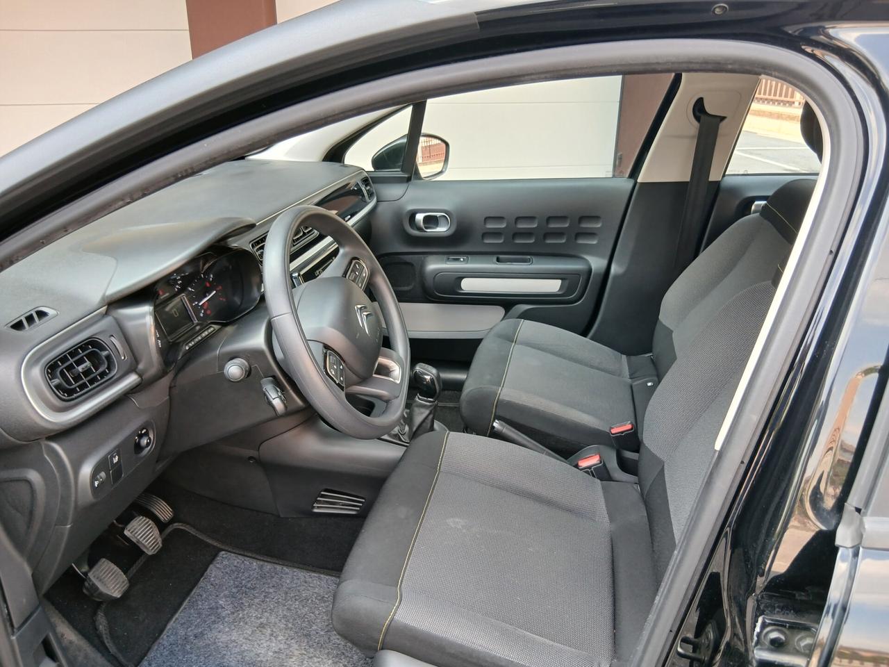Citroen C3 PureTech 82 Feel Unico Prop OK neo patentati TUA a € 185 mese