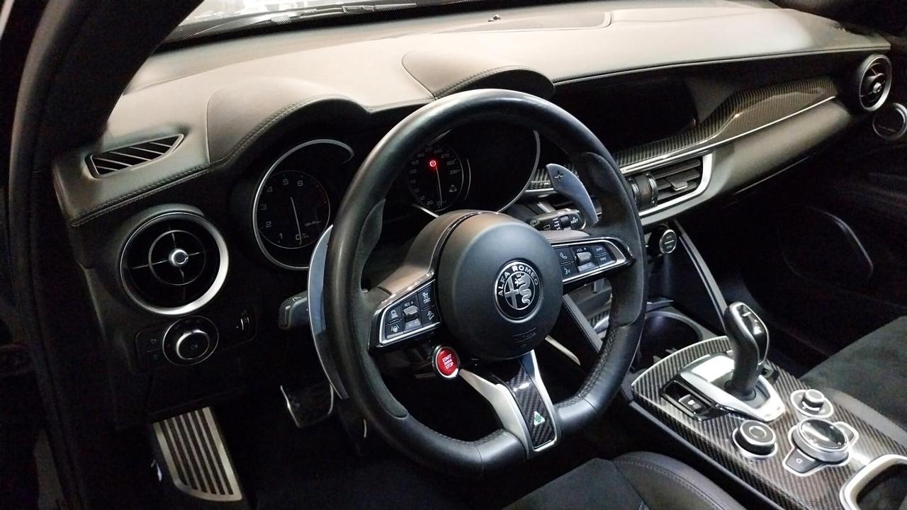 Alfa Romeo Stelvio 2.9 Bi-Turbo V6 510 CV AT8 Quadrifoglio