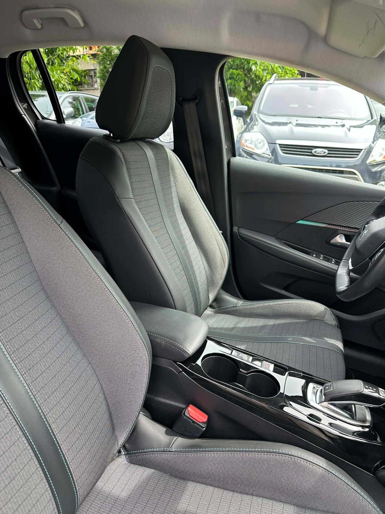 Peugeot 208 100 5P AUTOMATICA ALLURE NAVI 3D COCKPIT FULLOPT
