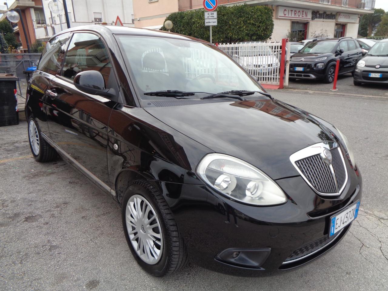 Lancia Ypsilon 1.3 MJT 75 CV Diva