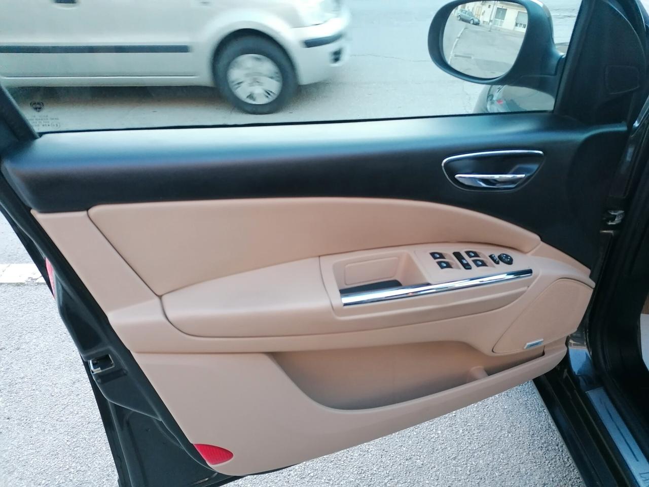 Lancia Delta 1.6 MJT DPF 105 CV Gold