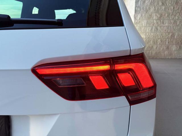 VOLKSWAGEN Tiguan 2.0 TDI 150 CV SCR DSG R-Line LUCI AMBIENTE