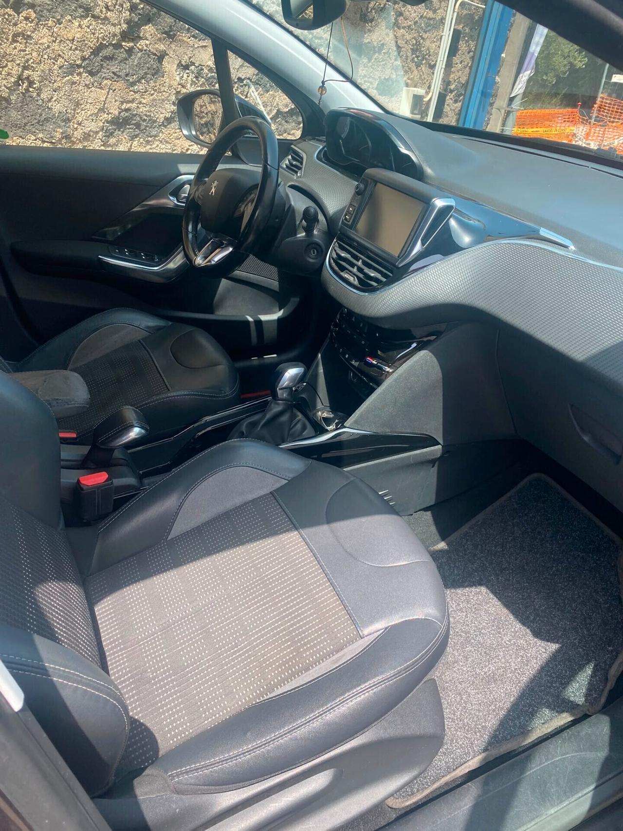 Peugeot 2008 BlueHDi 100 S&S Allure