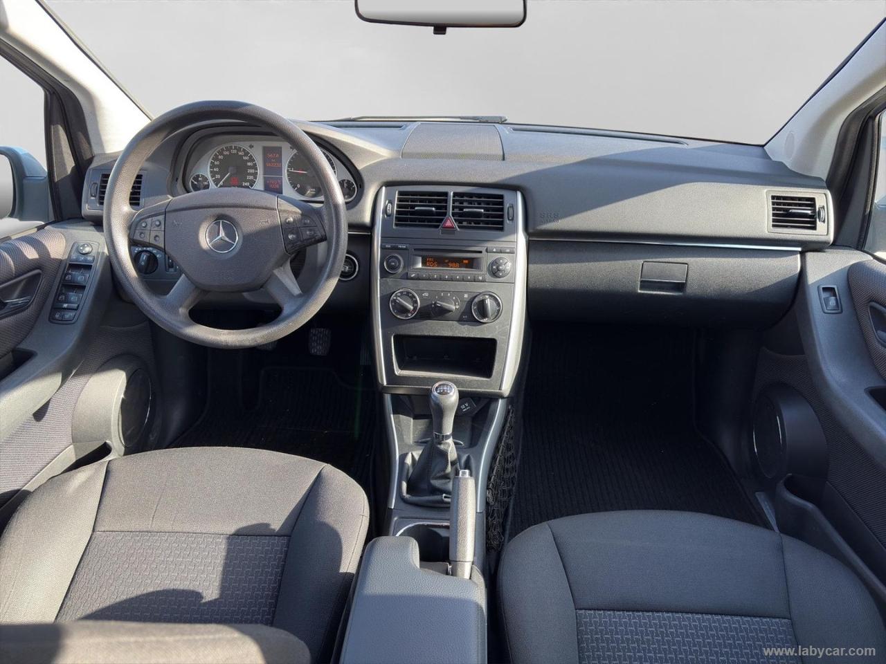 MERCEDES-BENZ B 180 CDI Premium